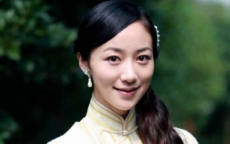 韓雪的背景很強大，她的丈夫被扒出，實力也很強，但她還是很努力