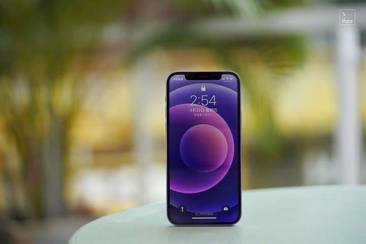 紫色 iPhone 12 圖賞：華貴而又質樸，雅靜而又熱烈
