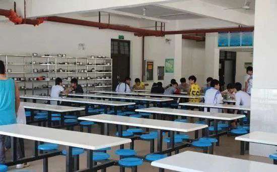 大學(xué)城附近暴利生意,藏在學(xué)校的暴利生意