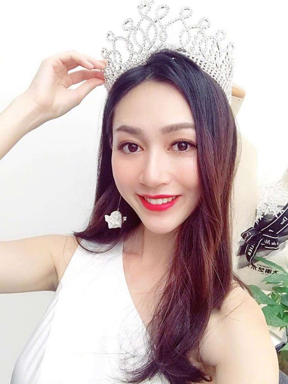 今年上升超猛的十大美女新星！各個(gè)雪膚玉貌太驚艷