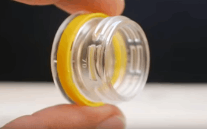 小伙無聊將橙子挖個小洞，結果網友看完后卻紛紛效仿