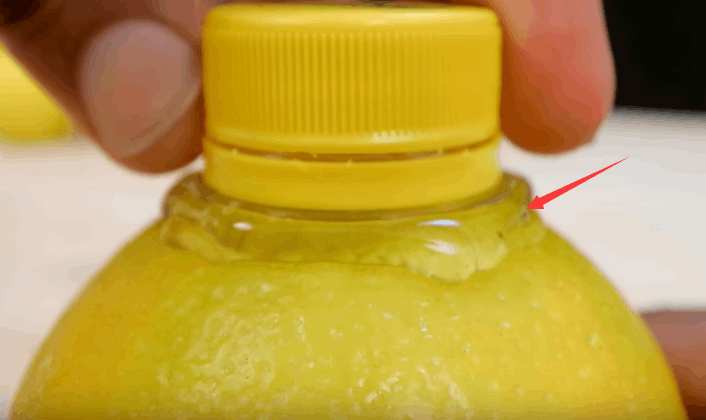 小伙無聊將橙子挖個小洞，結果網友看完后卻紛紛效仿