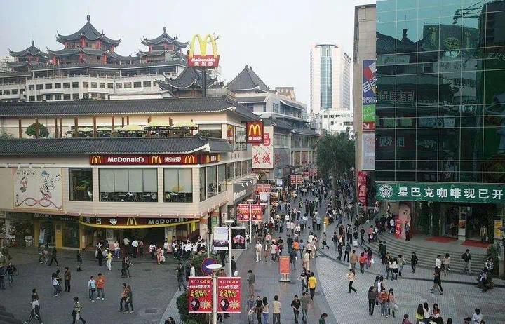 珠海最繁華的步行街在哪里（珠海年輕人買衣服的地方）
