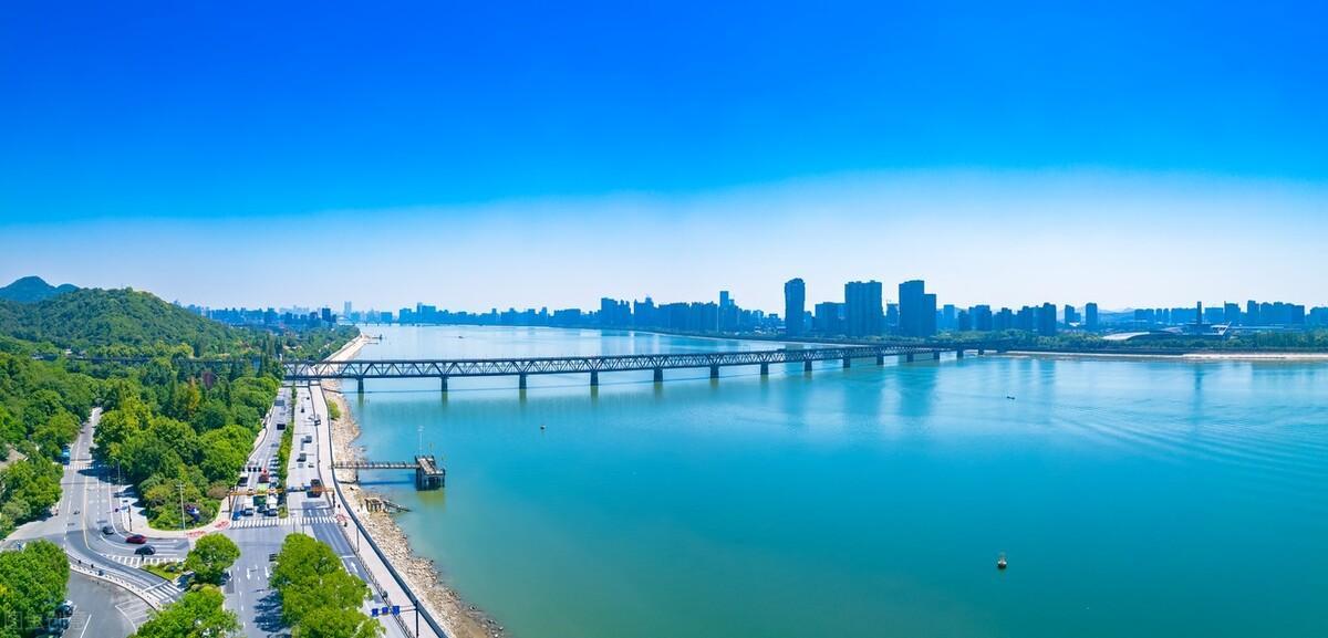 中國最富的省排名榜（中國前十名有錢的省）