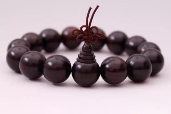 紫光檀和黑檀的哪個貴（紫光檀和黑檀的價格區別）